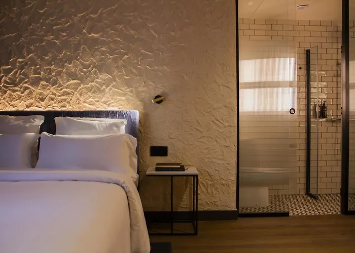 Letoh Letoh Hotell *